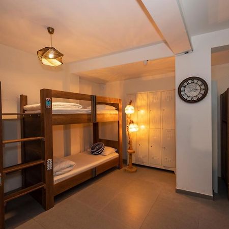 Taksim Square Hostel Istanbul Exterior photo