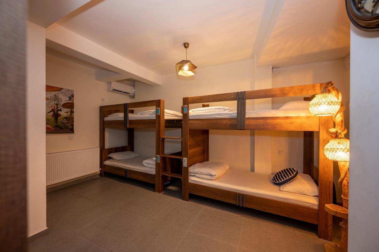 Taksim Square Hostel Istanbul Exterior photo