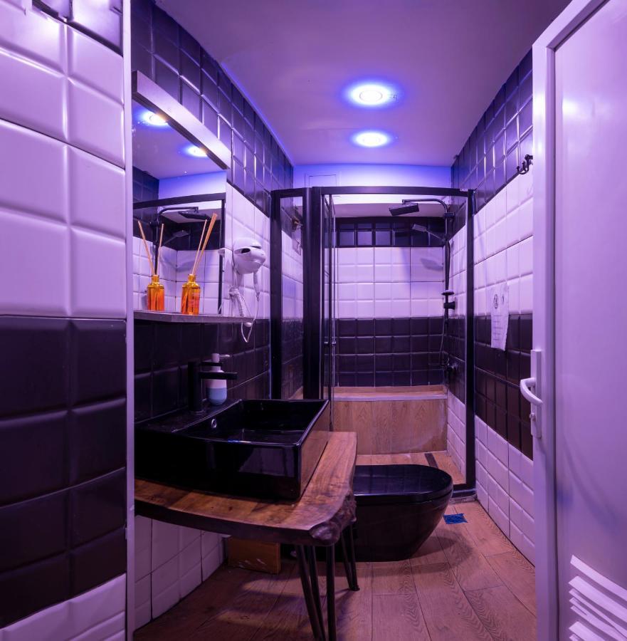 Taksim Square Hostel Istanbul Exterior photo