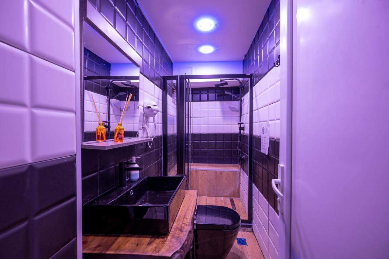 Taksim Square Hostel Istanbul Exterior photo